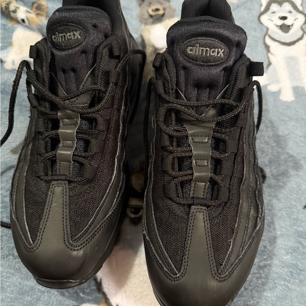 Men's Black Sneakers